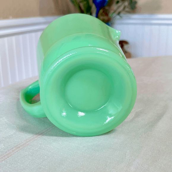 Jadeite Glass Large 4 Cup Measuring Cup Pitcher w/ Markers - Picture 3 of 6
